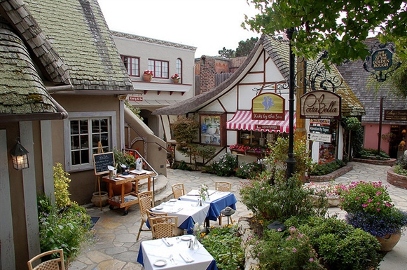 cafe_in_carmel-by-the-sea