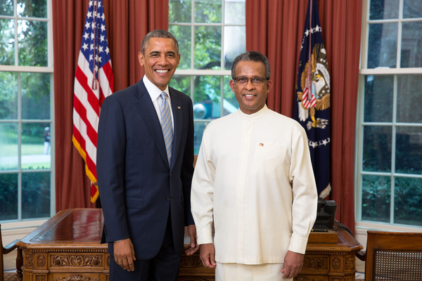 Ambassador Prasad Kariyawasam presents credentials to U.S. President Barack Obama