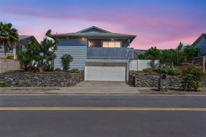 885 Haunani Pl